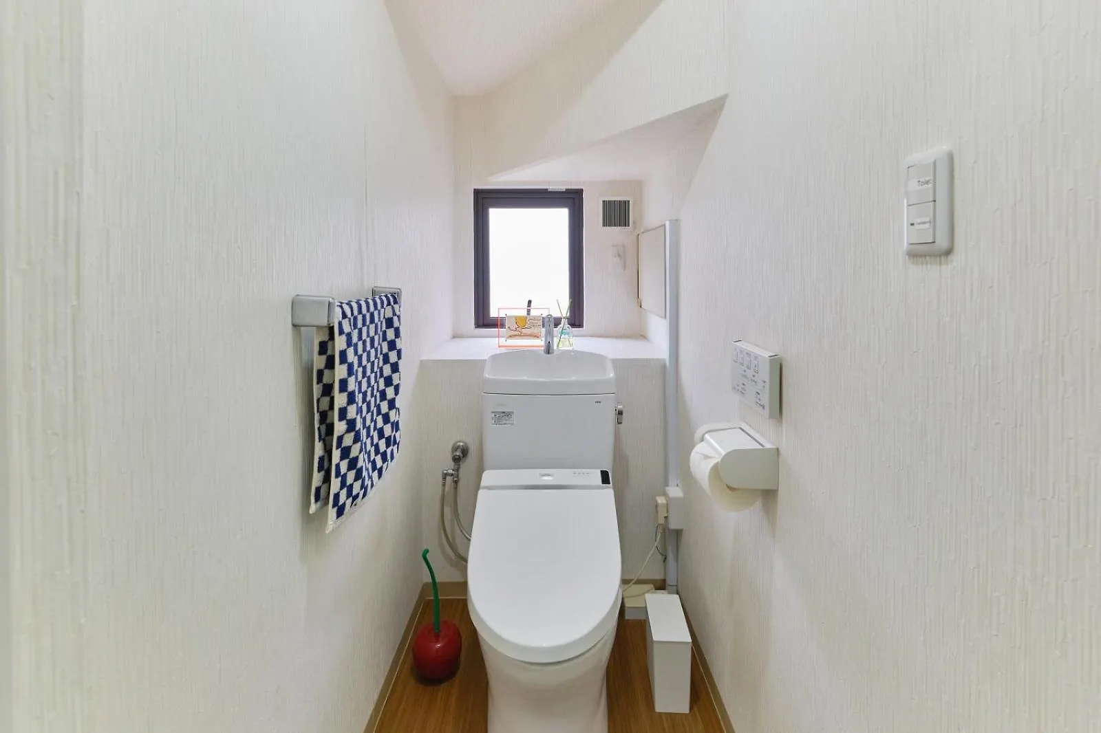Kaikai House - Art, Design & Family In Shibuya Villa Tokio