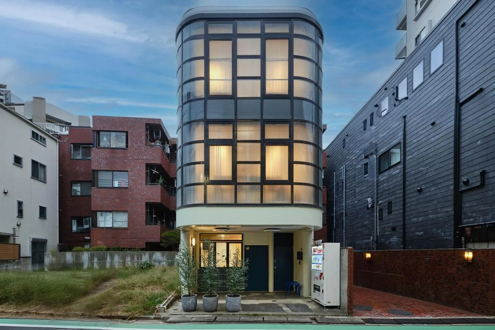 Kaikai House - Art, Design & Family In Shibuya Villa Tokio